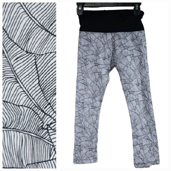 Lorna Jane Black Island Active Core Capri Legging 7/8 tight XS (4) - Picture 1 of 9